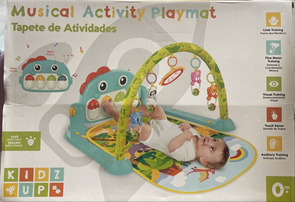 Ginásio / Tapete de Actividades