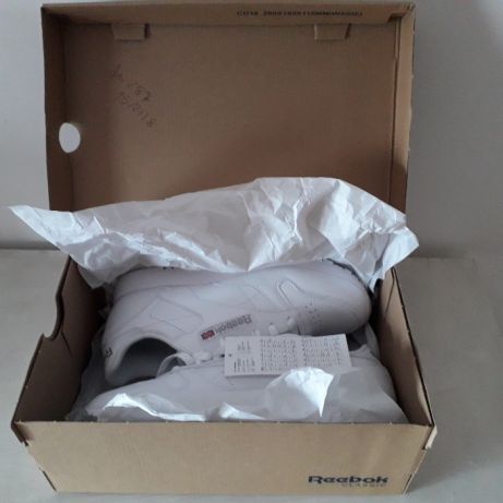Ténis da Reebok Originais NOVOS em pele brancos - número 37