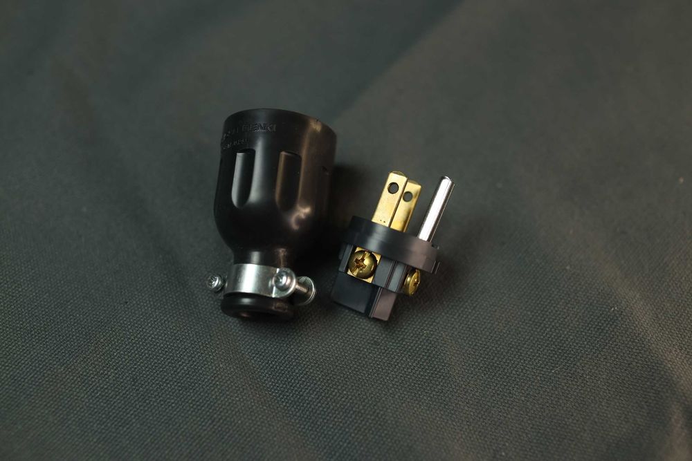 Аудіофільна мережева вилка American Denki NEMA (Made in Japan)