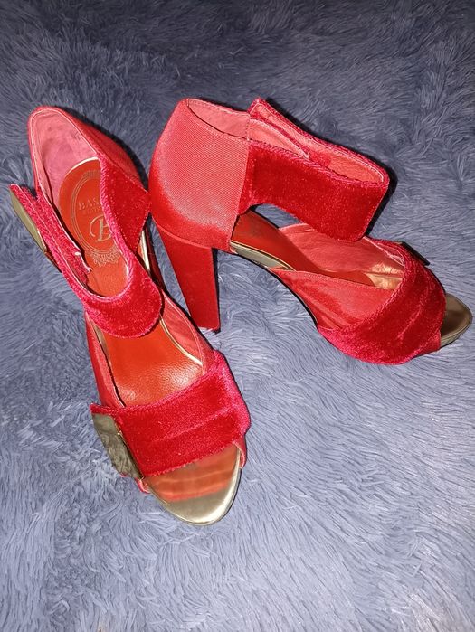 Продам жіночі туфлі