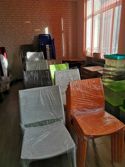 Стулья пластиковые "Эмма" и "Гектор", производитель Алеана