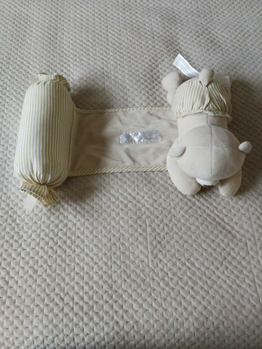 Poduszka ochronna z misiem Newborn.