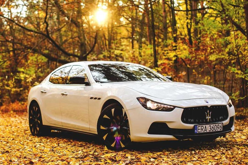 Samochód Maserati auto do ślubu na wesele, do zdjęć, filmów kawalerski