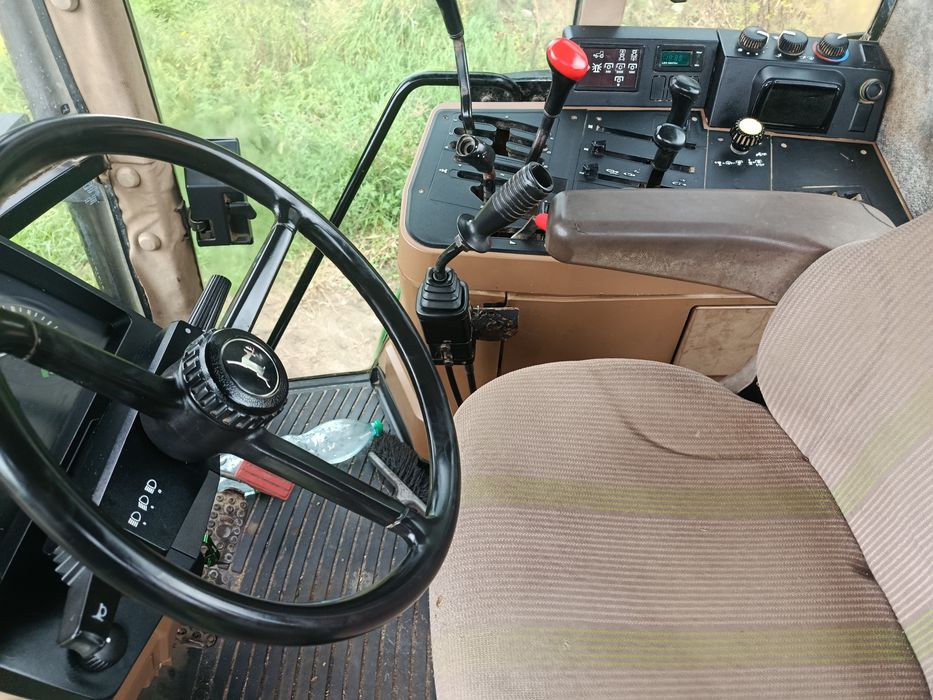 Ciągnik John Deere 6600 Power Quad  Tur Mailleux  przyczepa Rolland