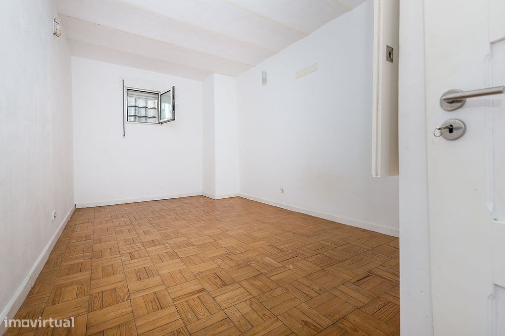 Moradia T3 de Rés do Chão e 1º Andar c/ Terraço no Centro Histórico de