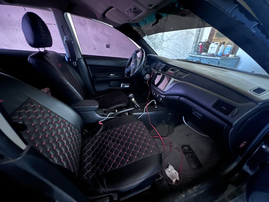 Продам после аварии Lancer 9 1.6 бенз/газ