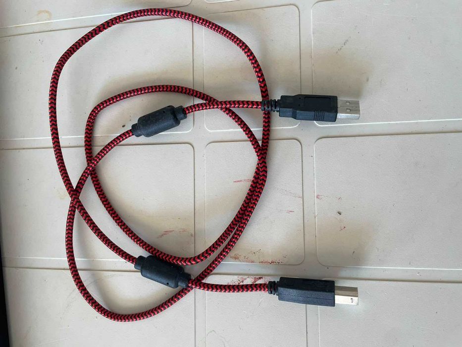Hercules DJ Control Inpulse 300 (mesa dj)