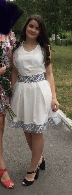 Продам вишиту сукню за низькою ціною!