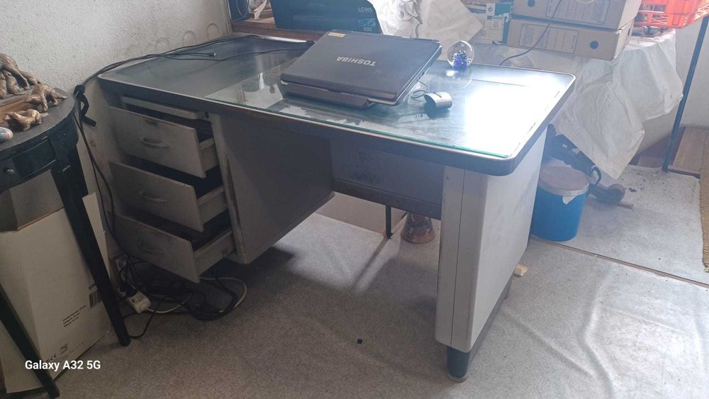 Secretária vintage metálica