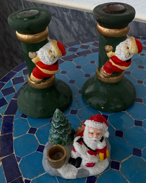 Lote de Decorativos de Natal – 2 Castiçais + Figura Pai Natal