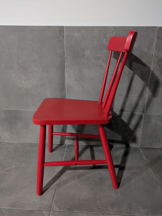 Cadeira de madeira IKEA