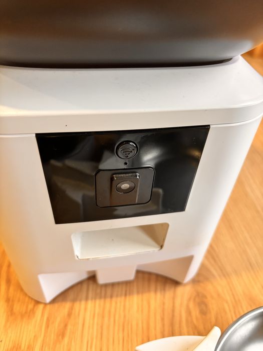 Dispensador automático de alimentos para cães e gatos