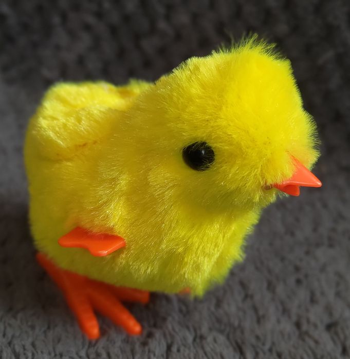Skaczący Kurczak W Skorupce Jajka Nakręcany Pluszowy Żółty