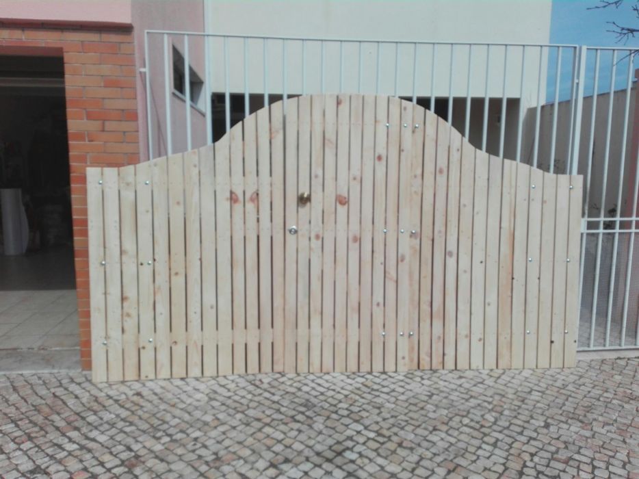 Vários tipos de portões.