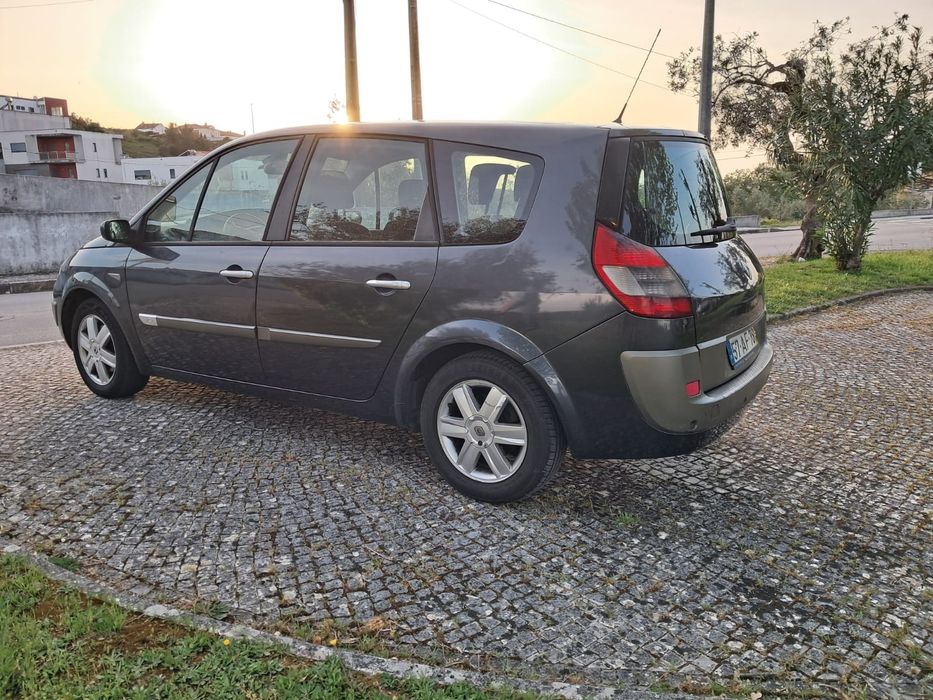 Renault Grand Senic, 7 lugares, 110 cavalos.
