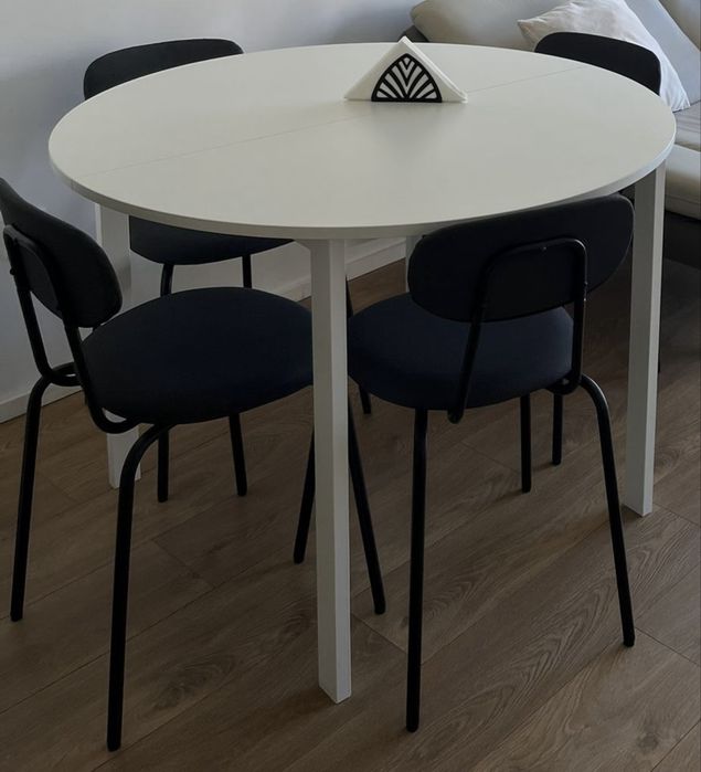 Conjunto de mesa + 4 cadeiras