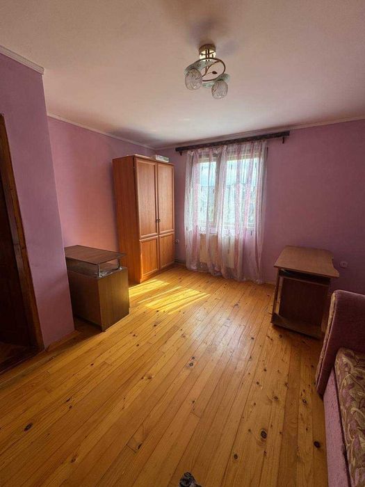 Продаж 2 поверхового будинку з балконом і ділянкою на 6 соток