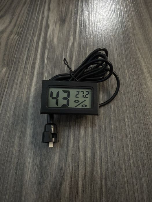 Термогігрометр цифровий з датчиком для тераріуму