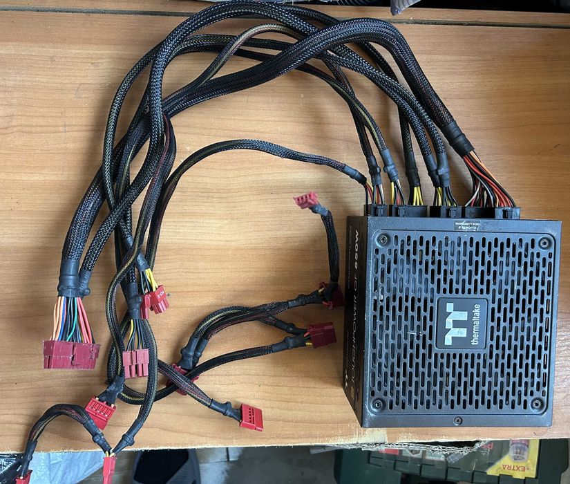 Thermaltake TOUGHPOWER  GF 850, стандарт 80+GOLD..