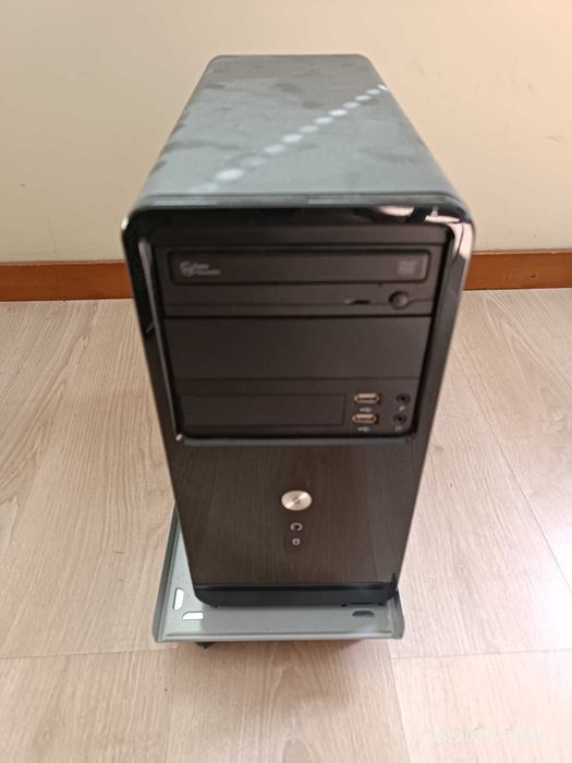 PC + teclado + ecrã64862374957569121