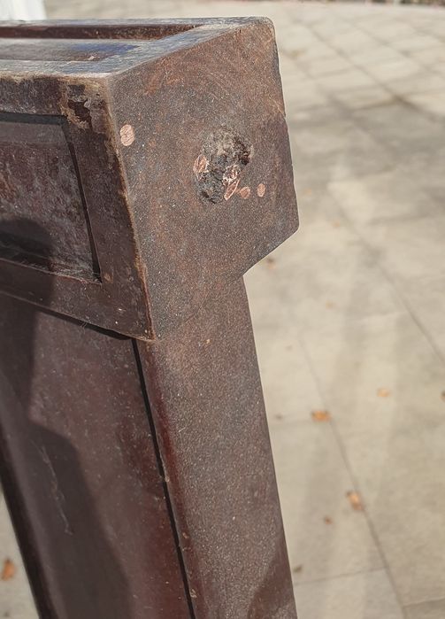 Cama de casal antiga em madeira maciça – estilo vintage / rústico