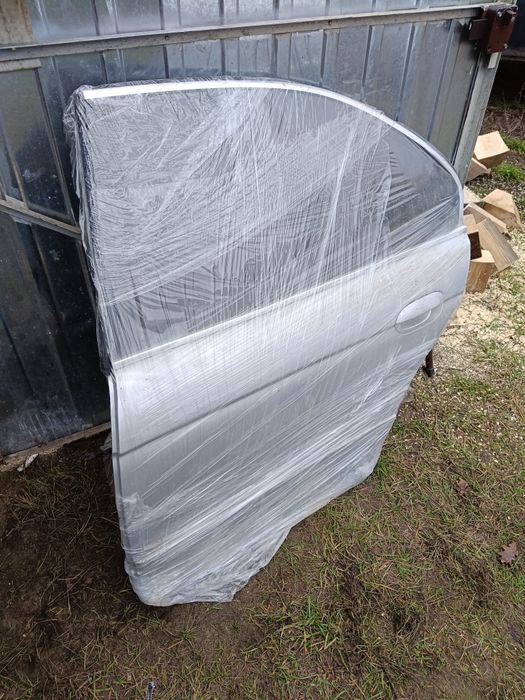 Sprzedam drzwi BMW e39