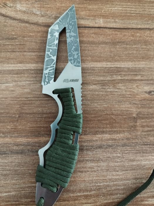 Nóż myśliwski survival