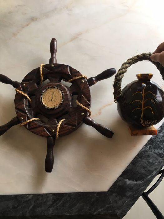 Volante decorativo e garrafa em forma de coco do brasil