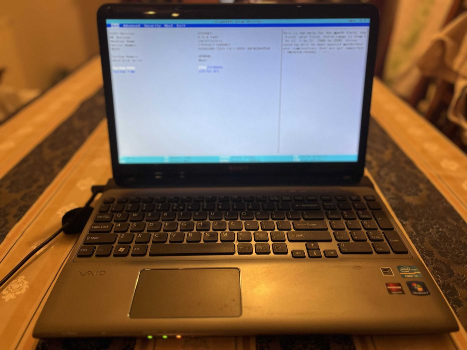 Laptop Sony SVE151C11M sprawny z dyskiem