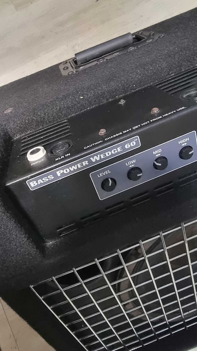 Amplificador de Baixo TECH 21 Bass Power Wedge 60