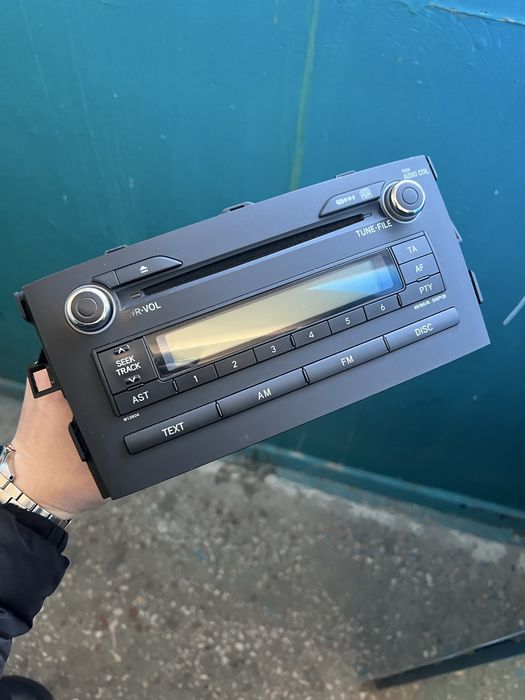 Штатная магнитола toyota Auris 2008