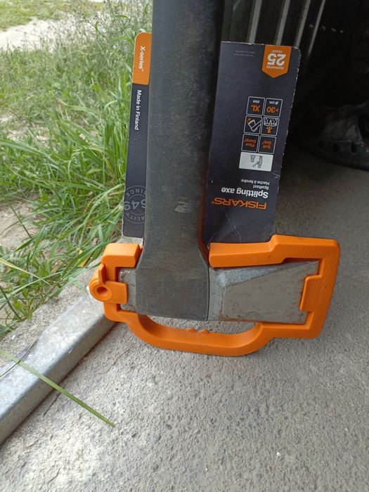 Siekiera Fiskars