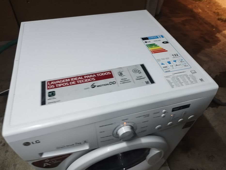 Máquina de lavar roupa LG