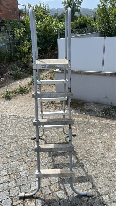 Escada piscina usada