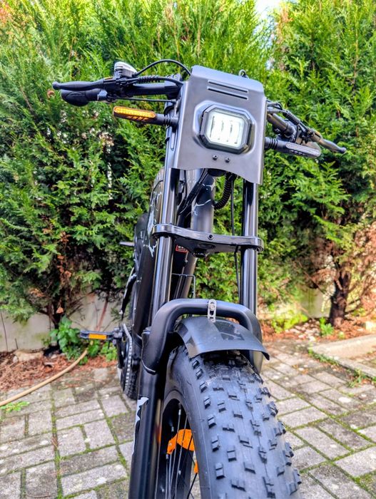 Bicicleta elétrica estilo Moto VARUN X-PLORER RAPTOR grande Autonomia