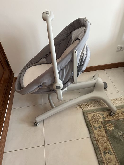 Baby Hug + 2 colchoes + 3 lencois