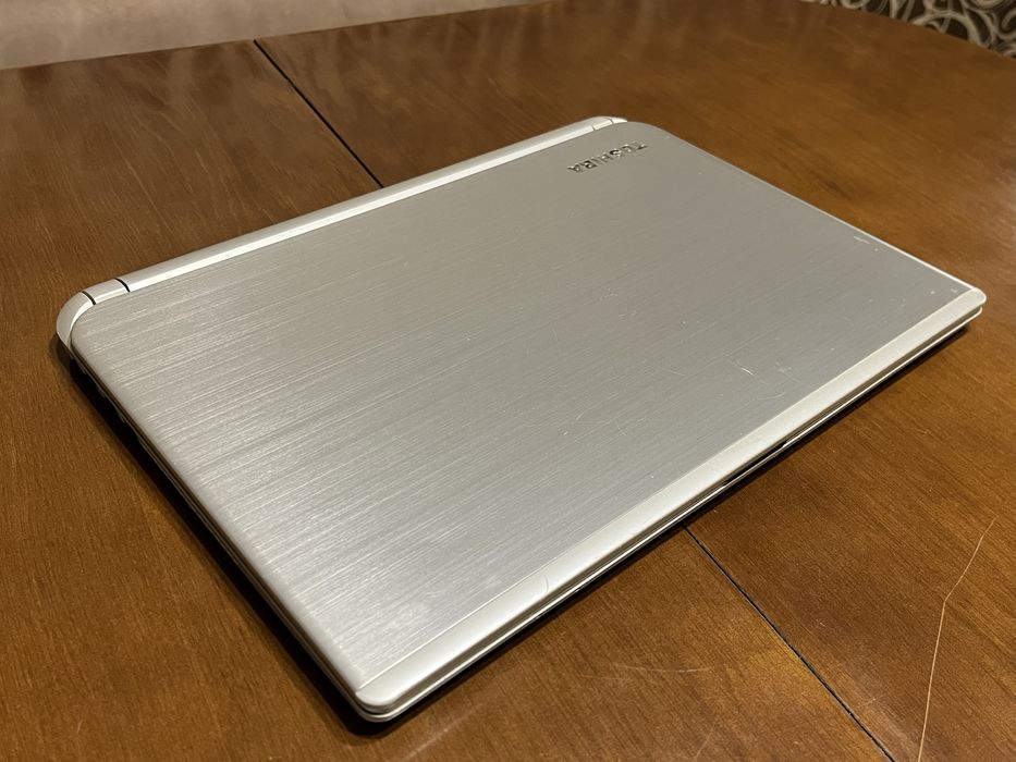 Ноутбук 14" Toshiba Satellite на Intel i5-4210U с 8ОЗУ/128SSD/FullHD