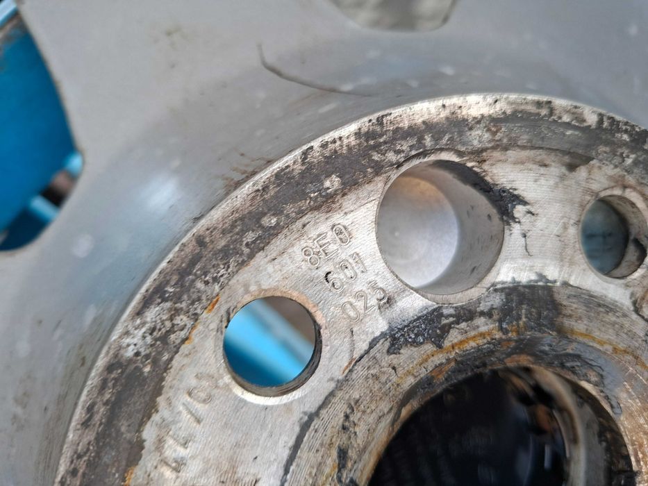 Оригінальні ковані диски Audi 5/112 R15 7J ET39 8EO 601 025.