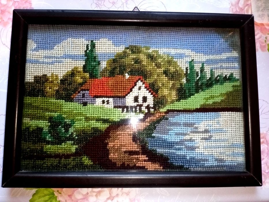 Obrazek w ramce haftowany stylem krzyżykowym pejzaż rękodzieło