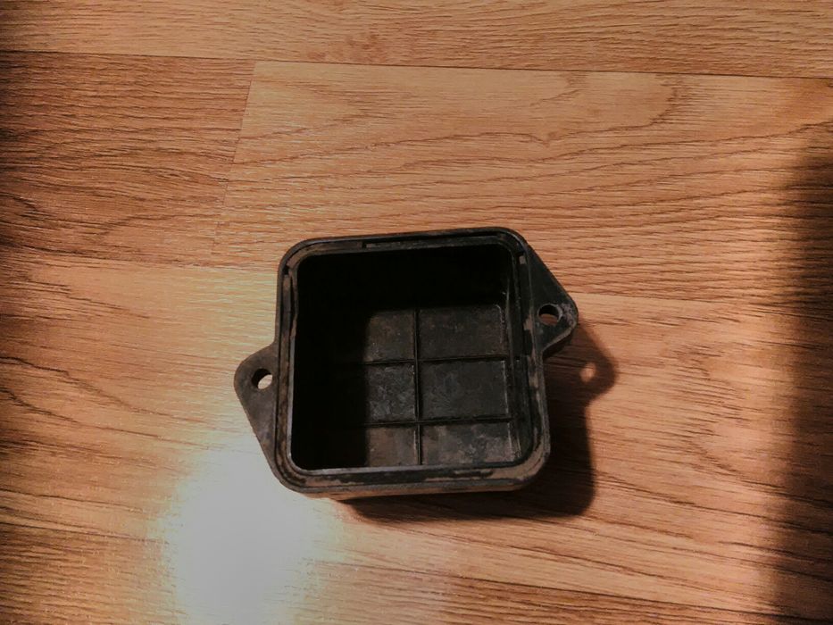 На ИЖ крышка реле