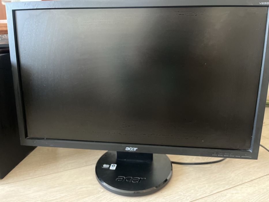 Компьютер Acer + монитор  ( колонки , клавиатура )
