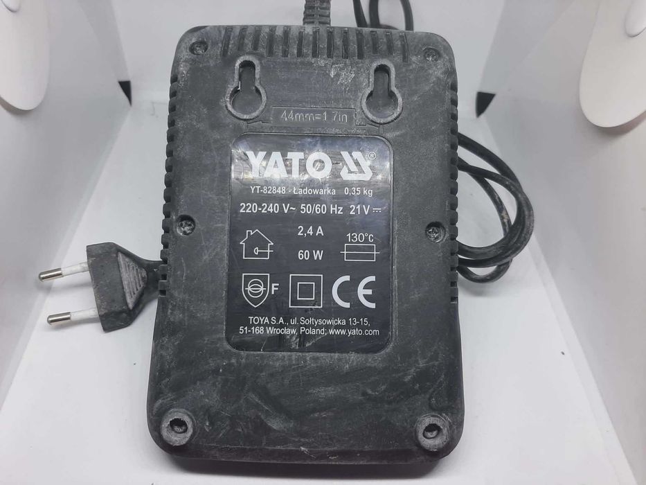 Akumulator + ładowarka Yato