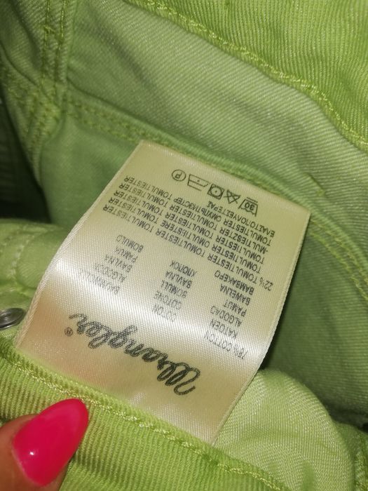 W25 L32 limonkowe nowe spodnie damskie jeansy rurki Wrangler