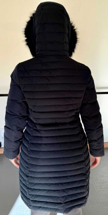 Casaco de Inverno feminino com enchimento de pena.