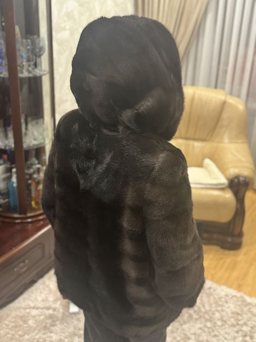 Коротка норкова шуба