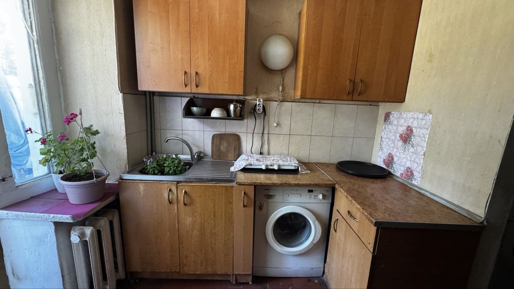 Продам 2 кімнатну  квартиру