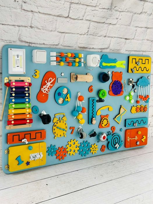 Бізіборд Бізікуб