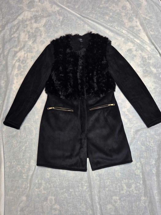 Elegancki czarny kożuszek z futerkiem M/L, nowy