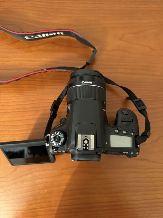Canon 77D com extras