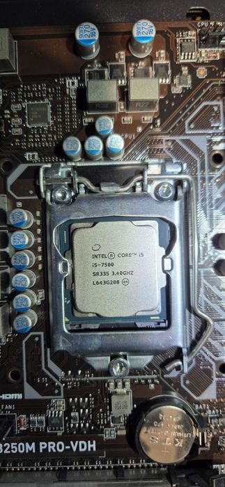 Komputer i5-7500 / 16 GB RAM / GTX 1060 3GB / SSD + HDD